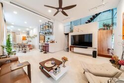 Chiltern Drive (D13), Terrace #556875531
